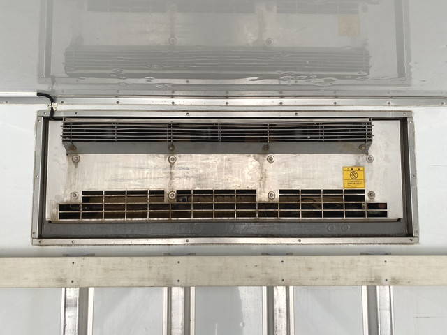 いすゞフォワード冷凍車（冷蔵車）中型（4t）[写真11]