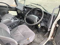 いすゞフォワード冷凍車（冷蔵車）中型（4t）[写真24]