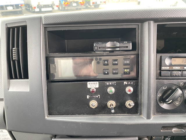 いすゞフォワード冷凍車（冷蔵車）中型（4t）[写真28]