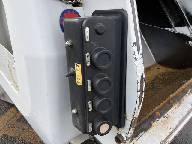 いすゞエルフパッカー車（塵芥車）小型（2t・3t）[写真20]