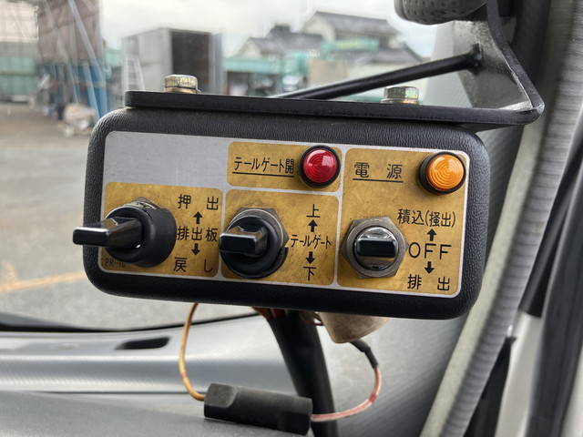 いすゞエルフパッカー車（塵芥車）小型（2t・3t）[写真39]