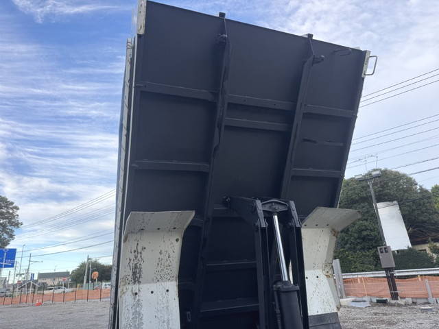 日野レンジャーダンプ中型（4t）[写真23]