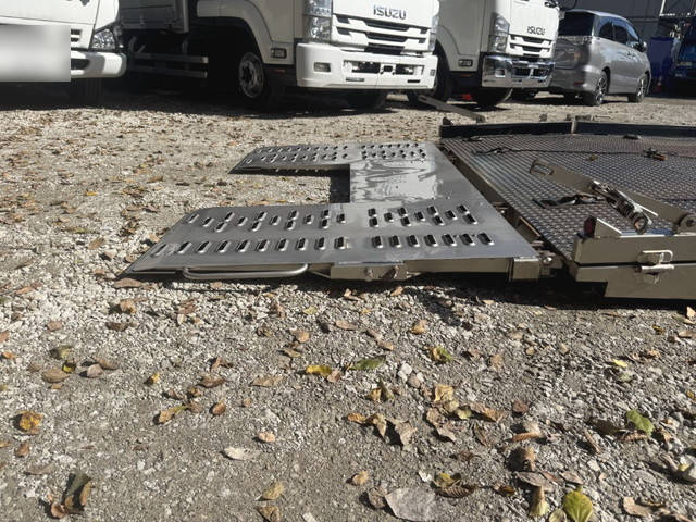 三菱ふそうキャンターセーフティローダー小型（2t・3t）[写真14]