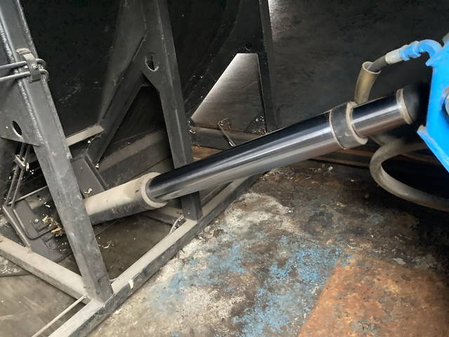 日野レンジャーパッカー車（塵芥車）中型（4t）[写真16]