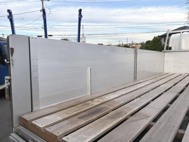 いすゞエルフアルミブロック小型（2t・3t）[写真10]