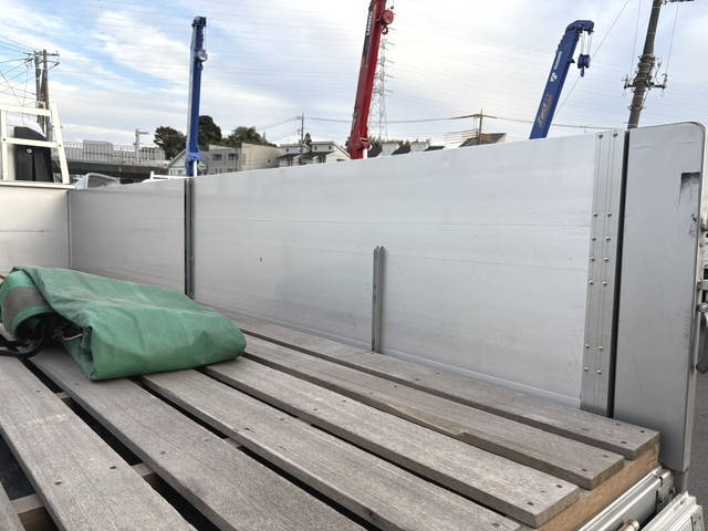 いすゞエルフアルミブロック小型（2t・3t）[写真11]