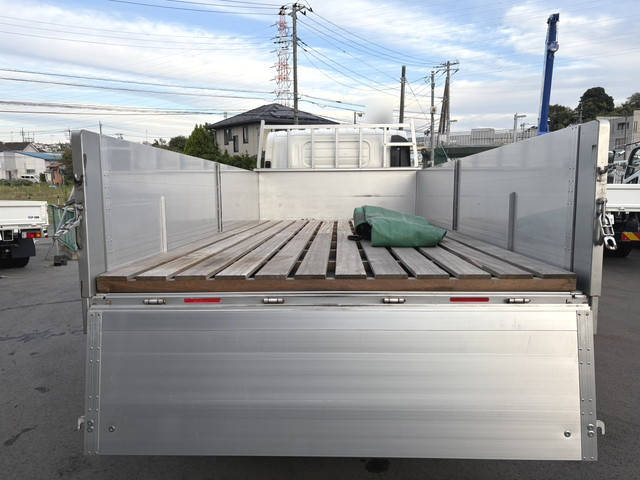 いすゞエルフアルミブロック小型（2t・3t）[写真09]