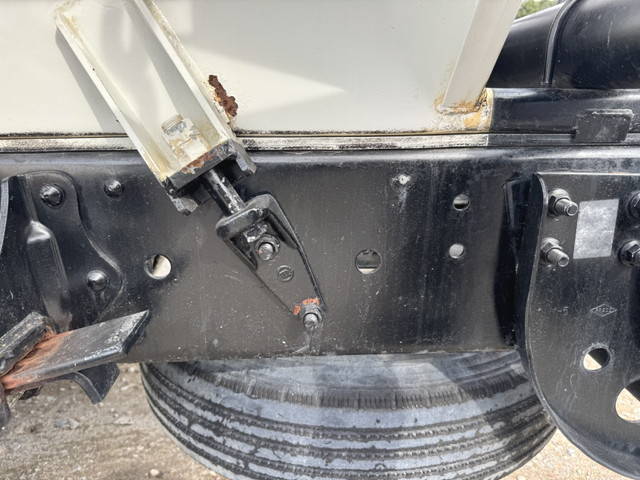 日野レンジャー散水車中型（4t）[写真28]