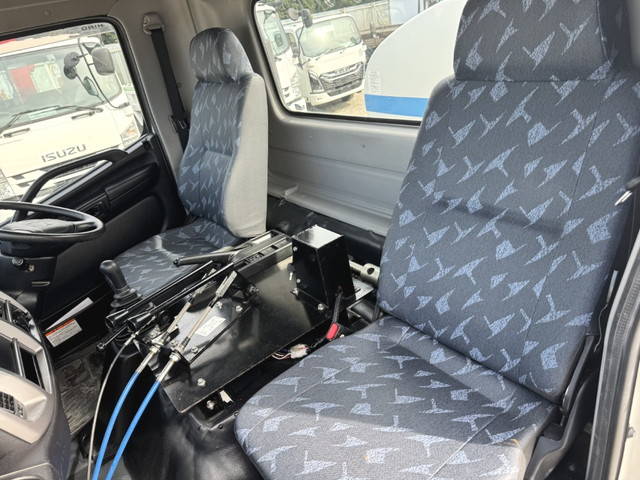 日野レンジャー散水車中型（4t）[写真07]