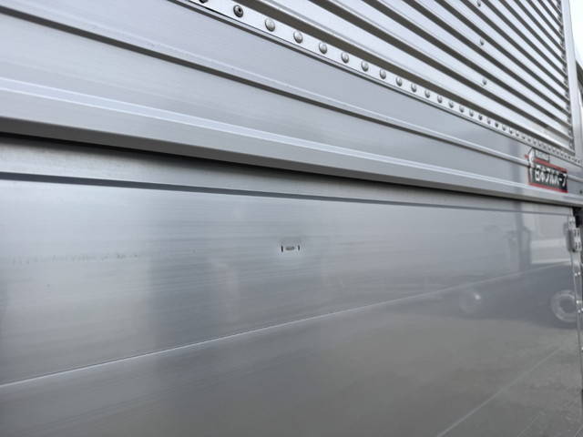 日野レンジャーアルミウイング中型（4t）[写真39]