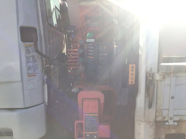 三菱ふそうファイタークレーン4段中型（4t）[写真14]