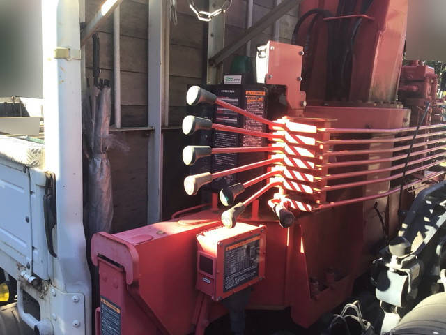 三菱ふそうファイタークレーン4段中型（4t）[写真15]