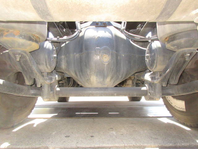 UDトラックスクオントレーラーヘッド（トラクターヘッド）大型（10t）[写真13]