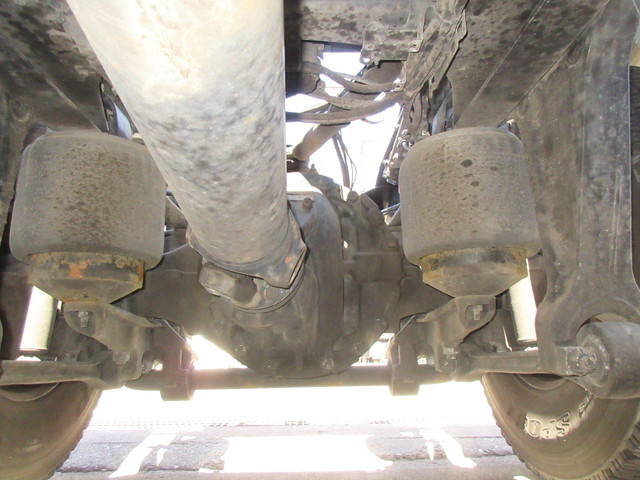 UDトラックスクオントレーラーヘッド（トラクターヘッド）大型（10t）[写真14]