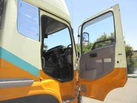 UDトラックスクオントレーラーヘッド（トラクターヘッド）大型（10t）[写真18]