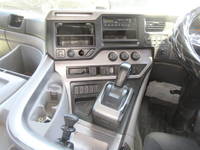 UDトラックスクオントレーラーヘッド（トラクターヘッド）大型（10t）[写真20]