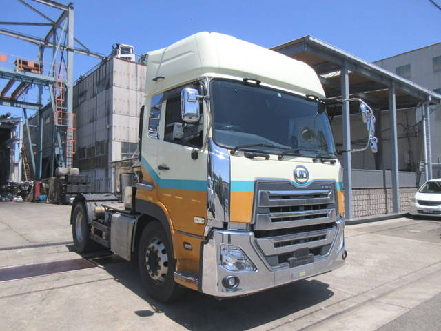 UDトラックスクオントレーラーヘッド（トラクターヘッド）大型（10t）[写真03]