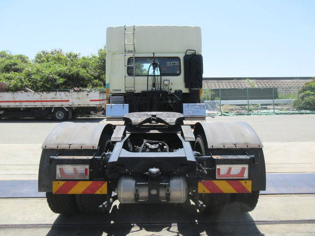 UDトラックスクオントレーラーヘッド（トラクターヘッド）大型（10t）[写真05]