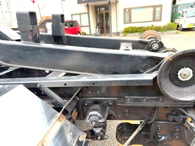 三菱ふそうファイターコンテナ専用車中型（4t）[写真11]