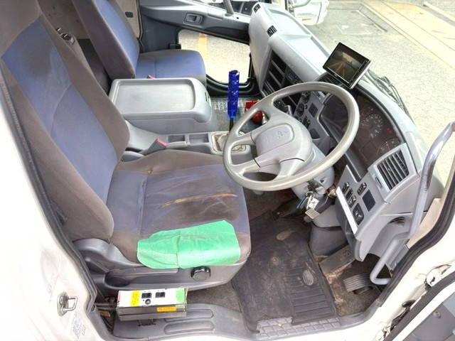 三菱ふそうファイターコンテナ専用車中型（4t）[写真21]