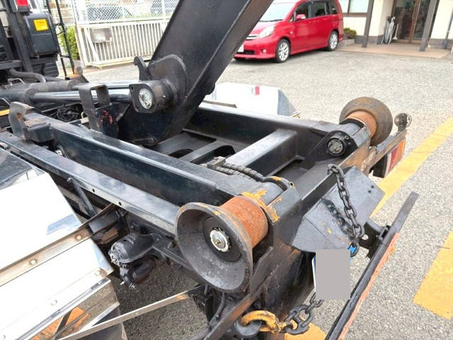 三菱ふそうファイターコンテナ専用車中型（4t）[写真09]