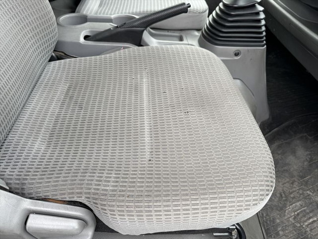 日野デュトロ平ボディ小型（2t・3t）[写真10]