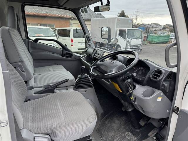 日野デュトロ平ボディ小型（2t・3t）[写真09]