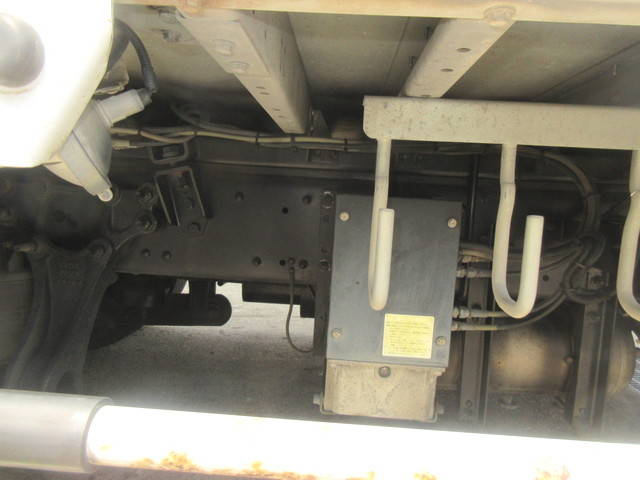 UDトラックスクオンアルミウイング大型（10t）[写真17]