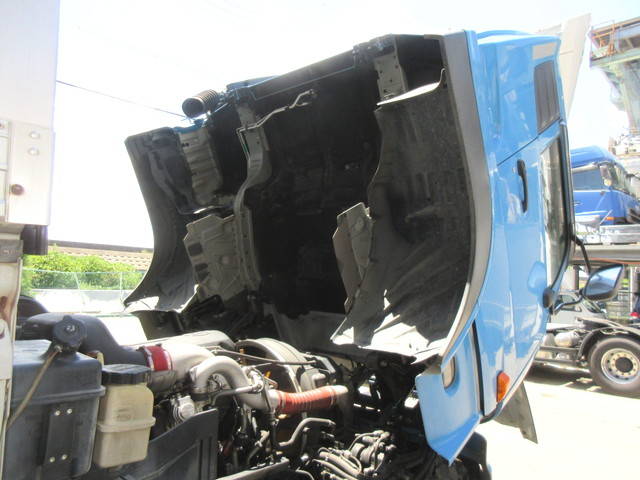 UDトラックスクオンアルミウイング大型（10t）[写真24]