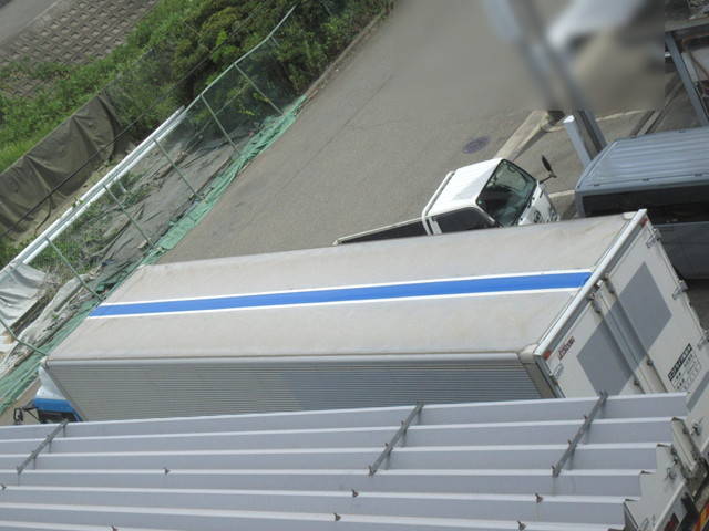 UDトラックスクオンアルミウイング大型（10t）[写真05]