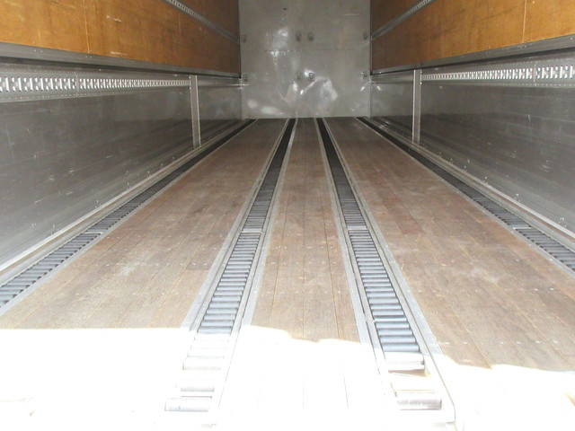 UDトラックスクオンアルミウイング大型（10t）[写真08]