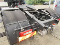 UDトラックスクオントレーラーヘッド（トラクターヘッド）大型（10t）[写真12]