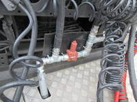 UDトラックスクオントレーラーヘッド（トラクターヘッド）大型（10t）[写真15]