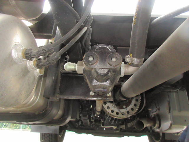 UDトラックスクオントレーラーヘッド（トラクターヘッド）大型（10t）[写真18]