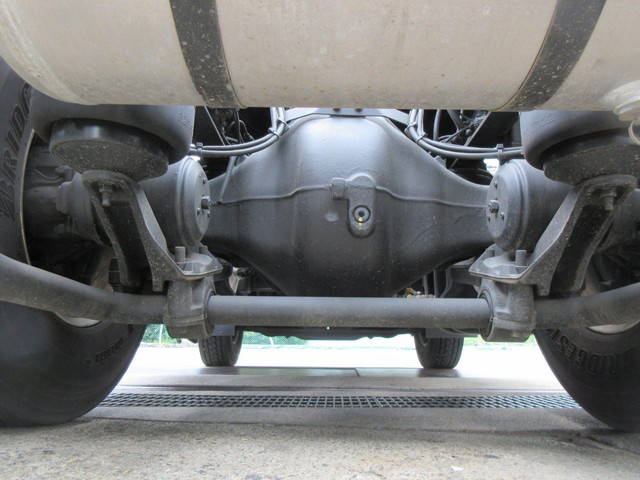 UDトラックスクオントレーラーヘッド（トラクターヘッド）大型（10t）[写真20]