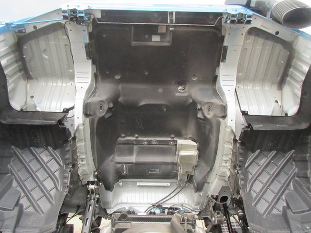 UDトラックスクオントレーラーヘッド（トラクターヘッド）大型（10t）[写真22]