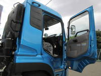 UDトラックスクオントレーラーヘッド（トラクターヘッド）大型（10t）[写真26]