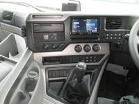 UDトラックスクオントレーラーヘッド（トラクターヘッド）大型（10t）[写真28]