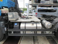 UDトラックスクオントレーラーヘッド（トラクターヘッド）大型（10t）[写真09]