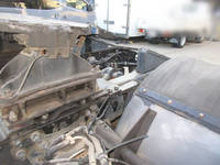 UDトラックスクオントレーラーヘッド（トラクターヘッド）大型（10t）[写真13]