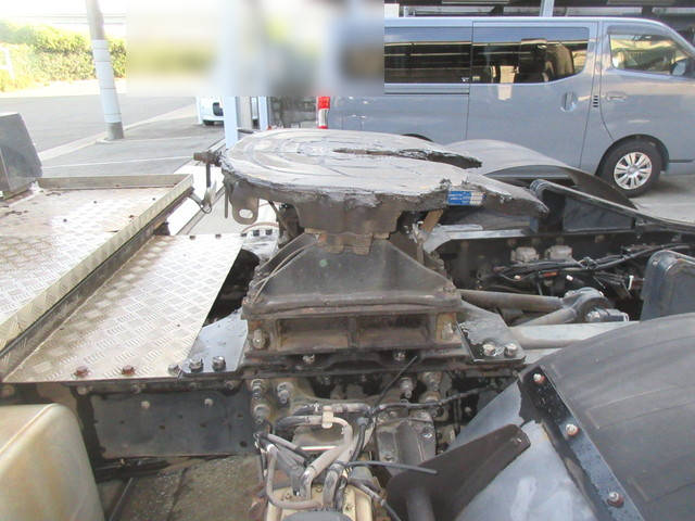 UDトラックスクオントレーラーヘッド（トラクターヘッド）大型（10t）[写真14]