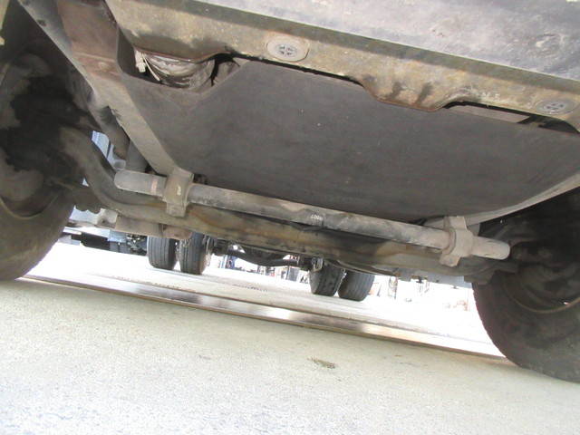 UDトラックスクオントレーラーヘッド（トラクターヘッド）大型（10t）[写真20]