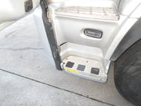 UDトラックスクオントレーラーヘッド（トラクターヘッド）大型（10t）[写真26]