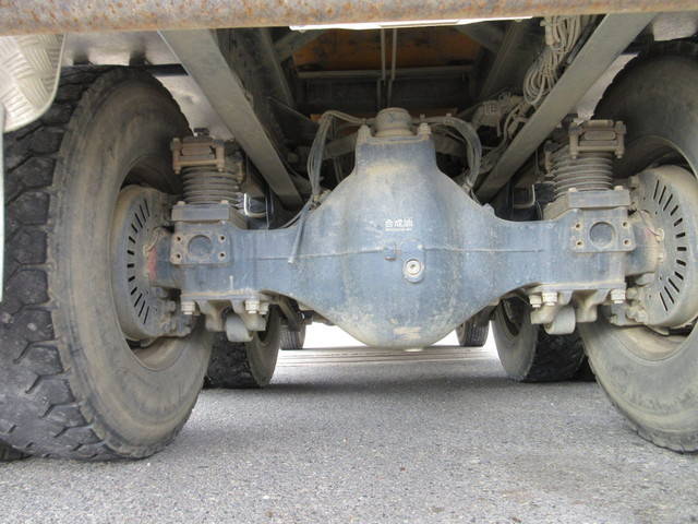 UDトラックスクオンダンプ大型（10t）[写真15]