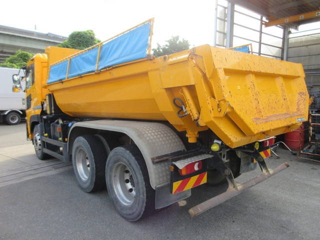 UDトラックスクオンダンプ大型（10t）[写真04]