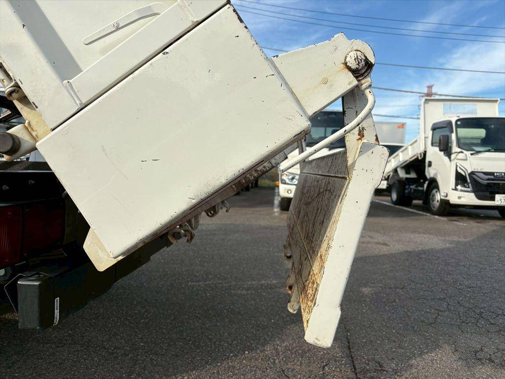 いすゞエルフダンプ小型（2t・3t）[写真11]