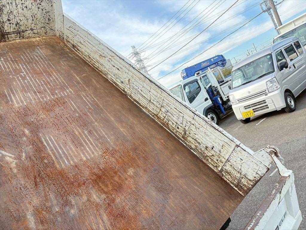 いすゞエルフダンプ小型（2t・3t）[写真09]