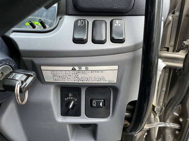 三菱ふそうキャンターダンプ小型（2t・3t）[写真32]