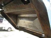 UDトラックスコンドルパッカー車（塵芥車）中型（4t）[写真12]