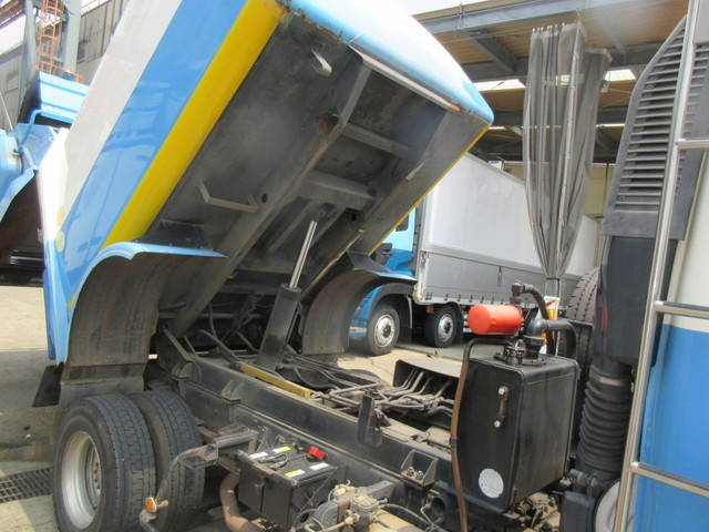 UDトラックスコンドルパッカー車（塵芥車）中型（4t）[写真12]